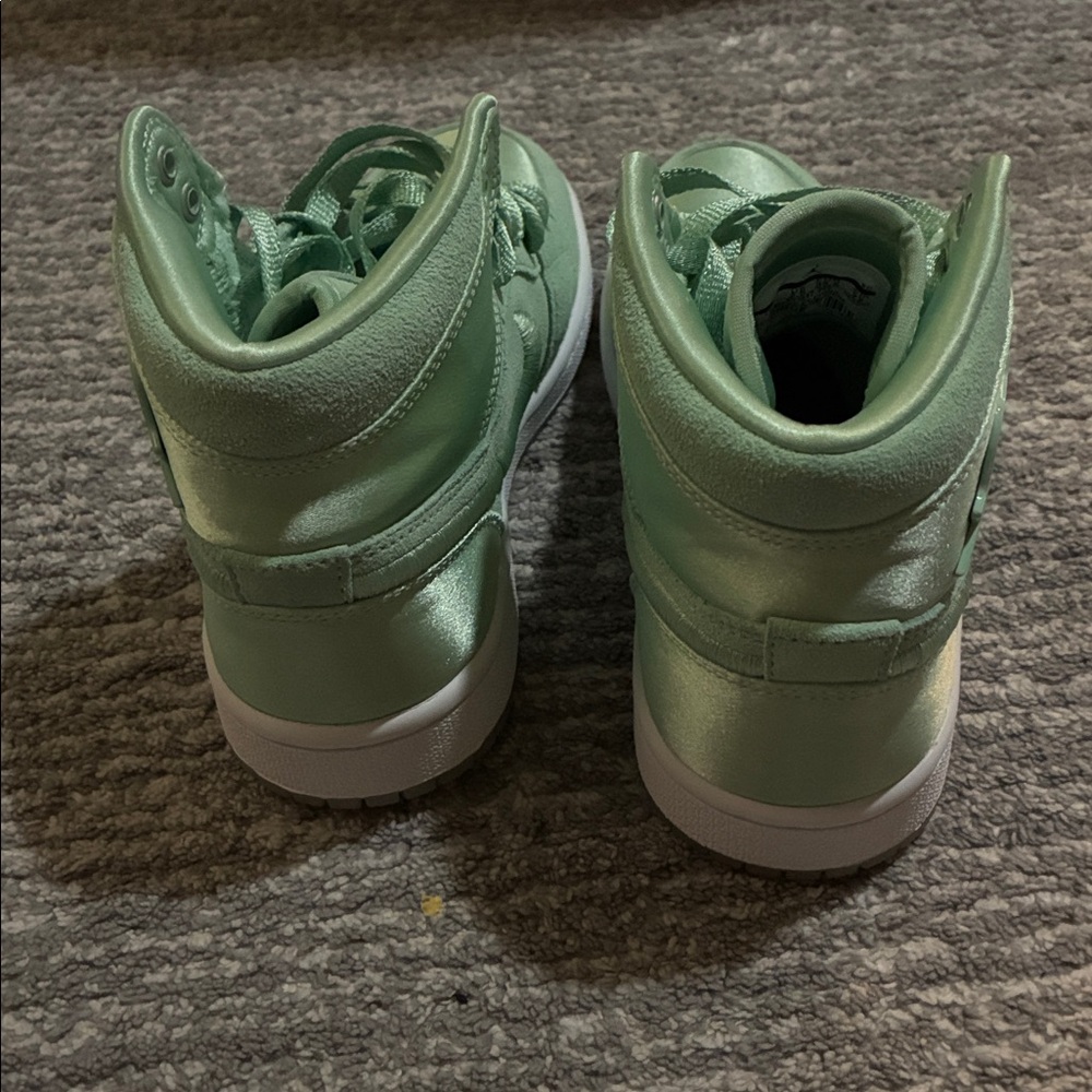 Woman’s Air Jordan 1 Ret High SOH, size 5 - Picture 3 of 8